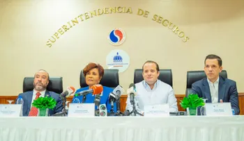 Gobierno anuncia ayuda de hasta RD$100,000 pesos a propietarios de vehículos afectados por inundaciones