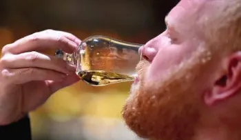 ¿La mejor entrevista de trabajo? Un whiskey te lleva de viaje 10 días para ponerte a prueba
