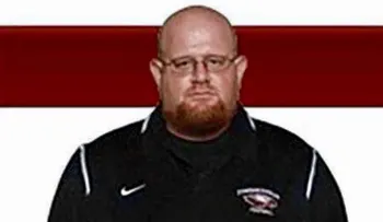 Un entrenador de fútbol americano de la escuela dio la vida por sus estudiantes