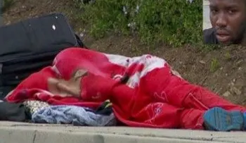 Duerme en la calle esperando una oportunidad