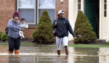 Lluvias, granizo y posibles tornados golpean sur de Texas 