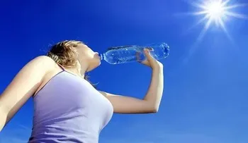  Temperaturas seguirán calurosas; recomiendan tomar mucho liquido y no exponerse al sol