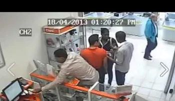 Video: Un Ladrón de celulares muy fino