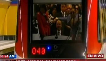 Presidente Medina conduce vagón de Línea 2B del Metro
