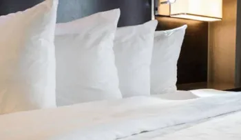 Todo lo que estás haciendo mal con tu almohada y te perjudica