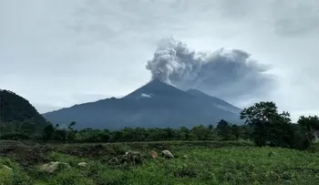 Entra de nuevo en erupción, el Volcán de Fuego en Guatemala; decenas de muertos (VIDEO 3)