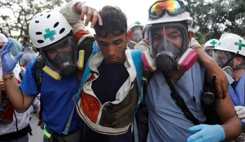 Reportan decenas de heridos en una nueva jornada de represión del régimen militar de Nicolás Maduro
