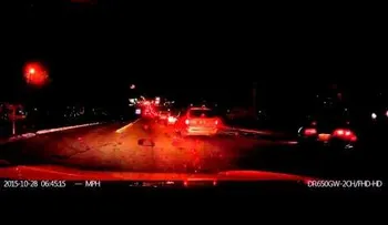 Salvado por su propio coche: el freno automático le evita un accidente