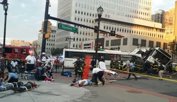 Un muerto y 18 heridos tras choque de autobuses en New Jersey