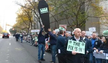 ¿También en NY hay â??sueldos cebollaâ? para los Policías?