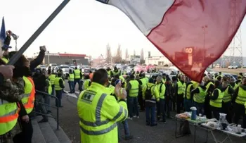 Ligera remontada de "chalecos amarillos" ante los próximos anuncios de Macron