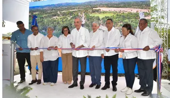 Abinader inaugura carretera Bayaguana-El Puerto