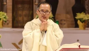 La frase de un sacerdote que causa revuelo: los evangélicos arderán en el infierno con el diablo