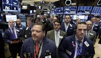 Wall Street cierra al alza tras anuncio de Fed sobre tasas