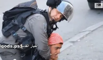 Video: Soldados israelíes se toman fotos mientras abusan de un niño palestino  
