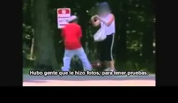 Reacciones cuando roban bici a un chico blanco, a uno negro y a chica guapa (Video)