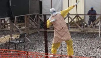 Médicos bailan para celebrar el fin del ébola
