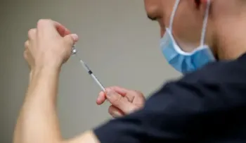 EEUU aprueba finalmente tercera dosis de Pfizer para mayores de 65 años