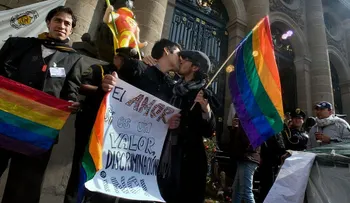 Convocan multitudinaria marcha contra legalización del matrimonio gay en México