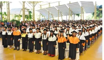 UASD inviste en Higüey 238 nuevo profesionales 