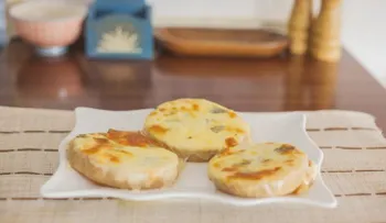 Simple entrada de calabacin, mozzarella y albahaca