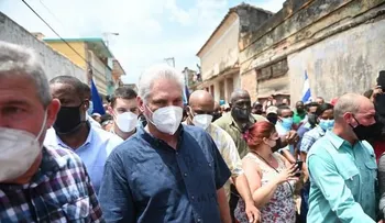 "Abajo la dictadura y no tenemos miedo"; cubanos se revelan; Diaz Canel, pide a sus partidarios salir a las calles para el "combate"