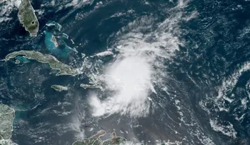 Isaías descarga fuertes lluvias en República Dominicana y podría convertirse en huracán