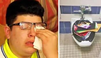 Tiraron la mochila de este niño sordo en el retrete (sanitario) y cuando revisan las cámaras sucede algo que te hará llorar