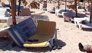 27 personas mueren por un tiroteo de dos hombres en una playa