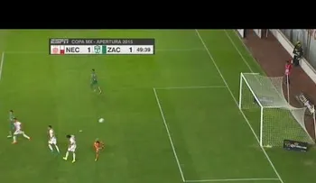 Increíble error de un portero se convierte en el gol más tonto del fútbol mexicano
