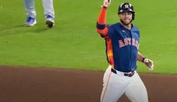 Jeremy Peña conecta cuadrangular y sencillo; Devers jonrón 23 y Sandy Alcántara lanza brillante