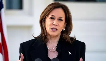 Harris acusa a Trump de "buscar un poder sin control"