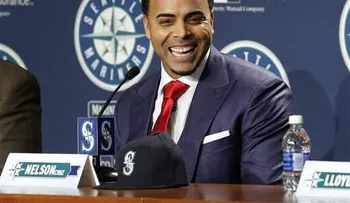Nelson Cruz firma por 4 años con los Marineros de Seattle