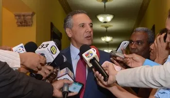 Peralta afirma que el  PLD no usará mayoría para avasallar