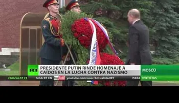 Una lluvia torrencial no impide a Putin homenajear a los caídos en la lucha contra el nazismo