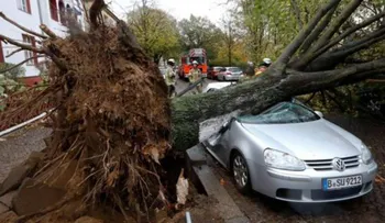 Al menos un muerto y caos ferroviario en noreste Alemania  por tormenta â??Herwartâ?