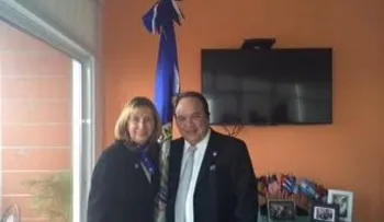 Castillo Semán se reúne con embajadora OEA en RD, a quien entrega una carta
