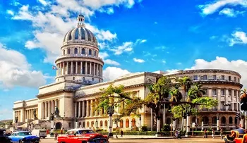 Cuba coopera con EE.UU. para apagar incendio en â??ilegalâ? base en Guantánamo