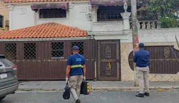 Investigan escena del crimen en casa de Julián Oro Duro: hallan ropa tirada, sangre y tierra sobre el cuerpo de su esposa