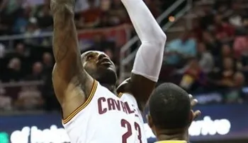 LeBron James brilla en 6to triunfo seguido de Cleveland