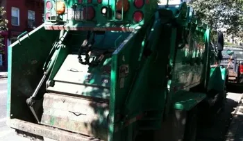 Hombre en California es recogido por camión de basura