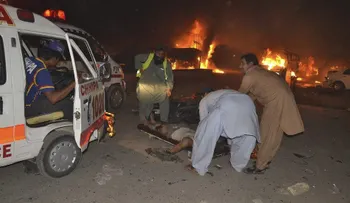 Ataque suicida deja 15 muertos en Pakistán 