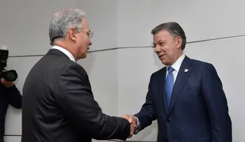 Expresidente Álvaro Uribe acusa al MI6 de Reino Unido y a Santos de "una treta" en su contra