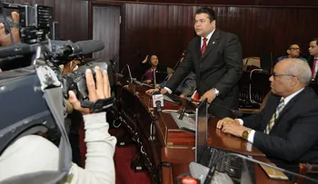 La nueva Ley de Transporte dispone que quien tenga una multa no podrá renovar la licencia, ni traspasar un vehículo
