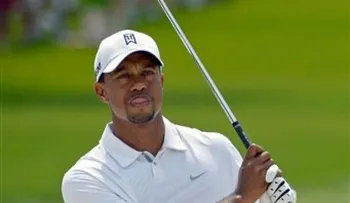 Tiger Woods sufre de insomnio por rompimiento con pareja y muerte de su papá 
