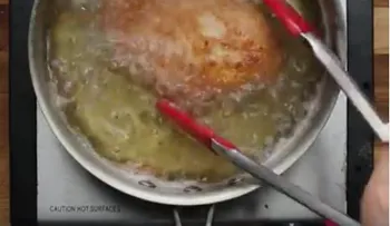 Pollo frito y huevo tazón de arroz  (VIDEO)