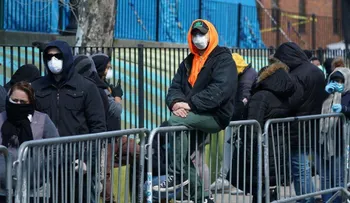 Nueva York avanza como un "tren bala" y supera 25.000 casos de coronavirus