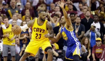 LeBron y Dellavedova conducen a los Cavaliers