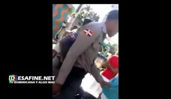 Joven desafía policía prepotente (VIDEO)