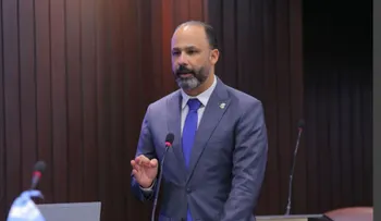 Diputado presenta iniciativas busca aumentar cobertura medicamentos ambulatorios